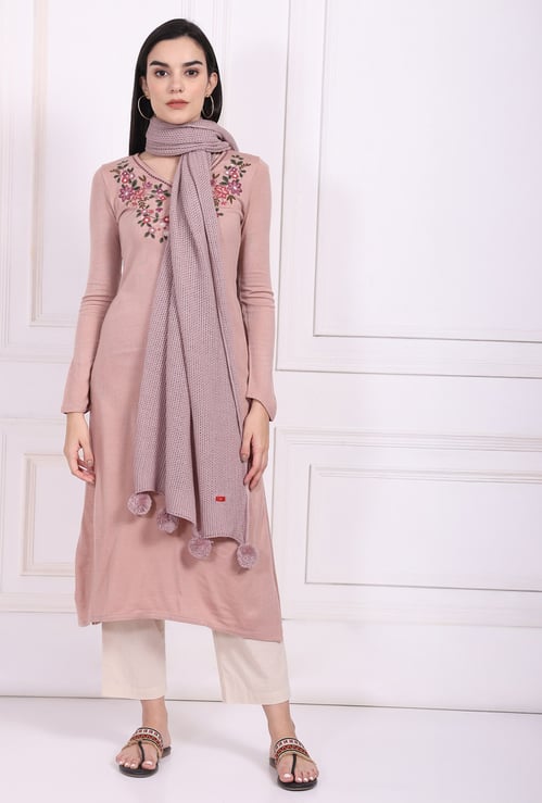 W Knitted Shawl