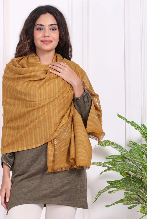 W Knitted Shawl