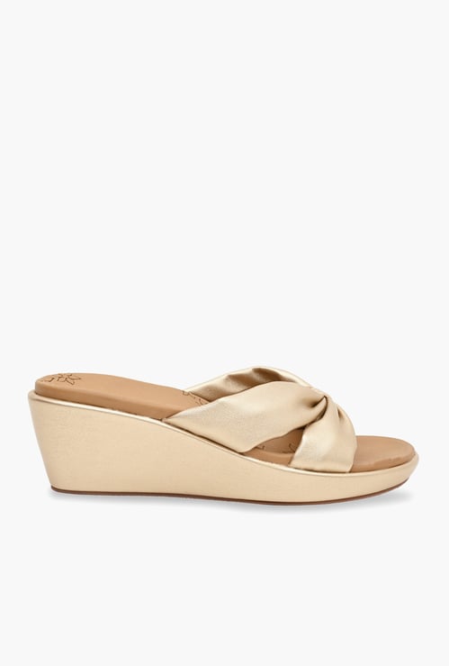 ROCIA Textured Wedges