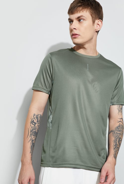 FAME FOREVER ACTIVE Textured T-shirt
