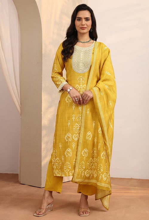 LIBAS Embroidered Kurta Set