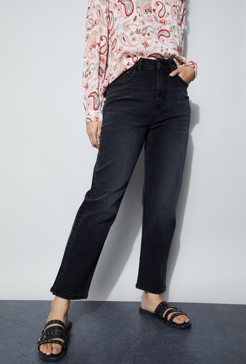 FAME FOREVER Faded Straight Fit Jeans