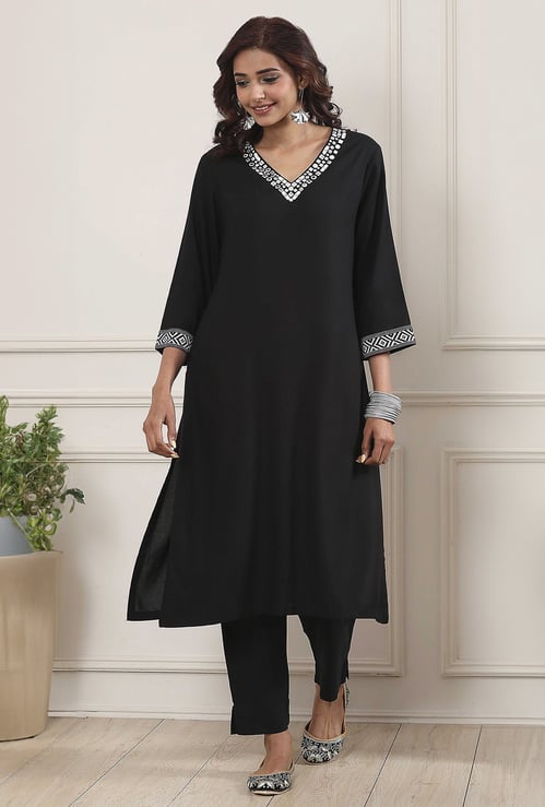 BIBA Embellished V-Neck Straight Kurta