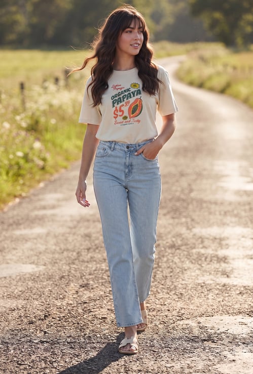 FAME FOREVER Solid Straight Fit Jeans