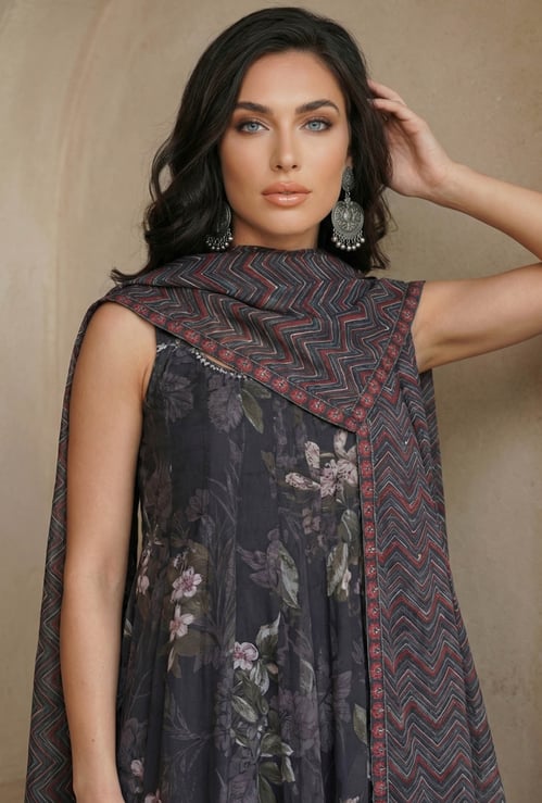 W Chevron Print Dupatta