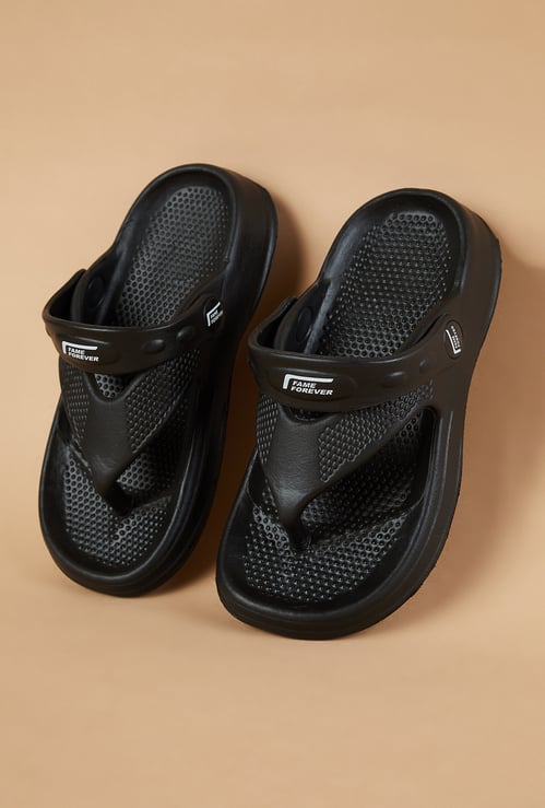 FAME FOREVER Boys Solid Flip-Flops
