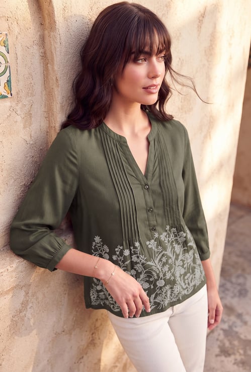 FAME FOREVER Embroidered Top