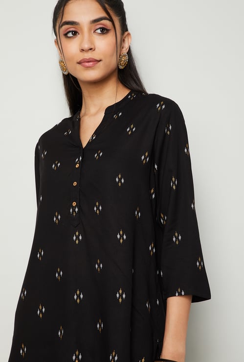 MELANGE Embroidered Straight Kurti