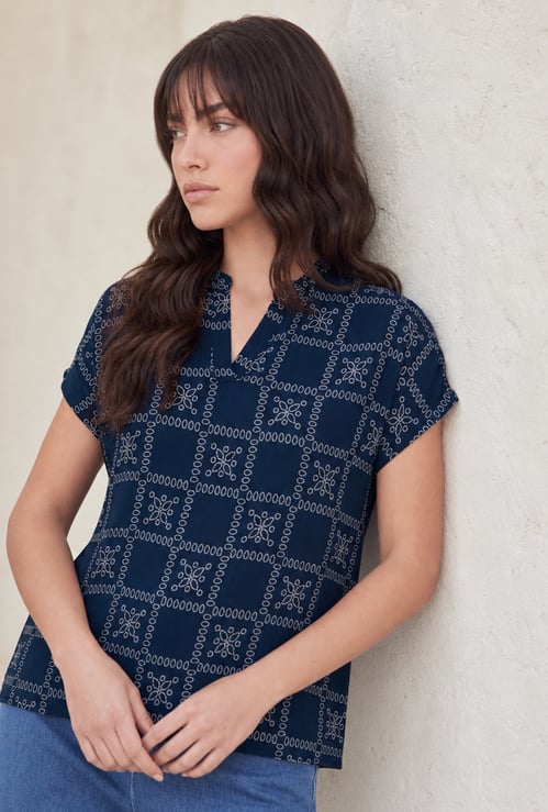 FAME FOREVER Ethnic Motif Notched Neck Top
