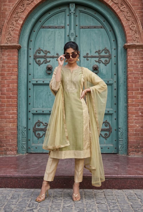 MELANGE Embroidered Dupatta