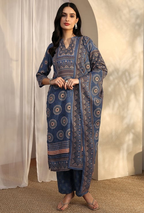 LIBAS Ethnic Motif Straight Kurta Set