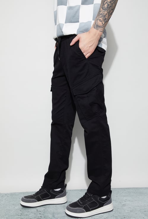 FAME FOREVER Solid Regular Fit Cargos