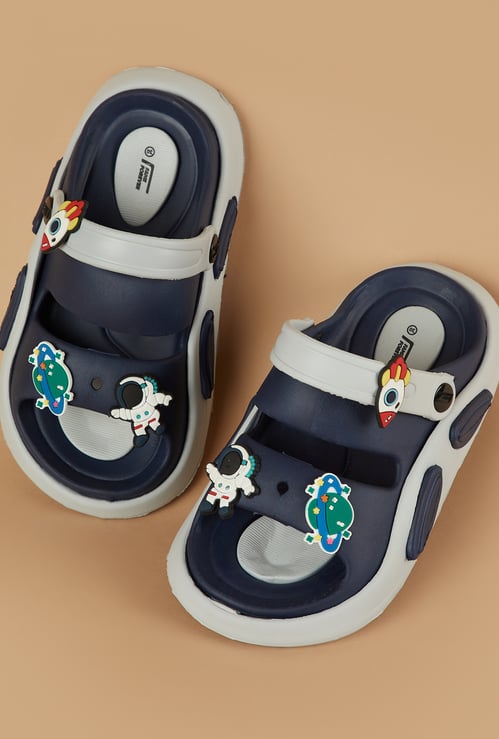 FAME FOREVER Boys Applique Slippers
