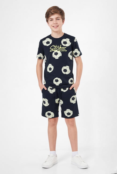 FAME FOREVER Boys Graphic Print T-shirt with Shorts Set