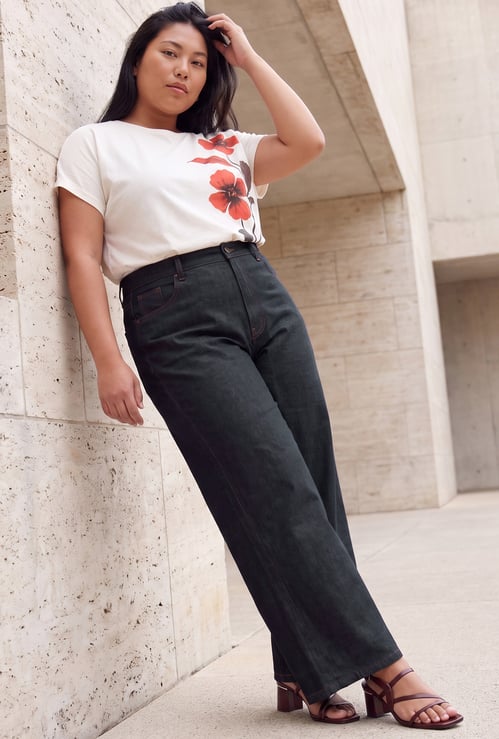 NEXUS Solid Wide-Leg Jeans
