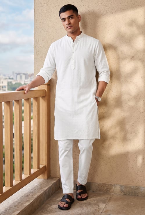 MELANGE Embroidered Straight Kurta
