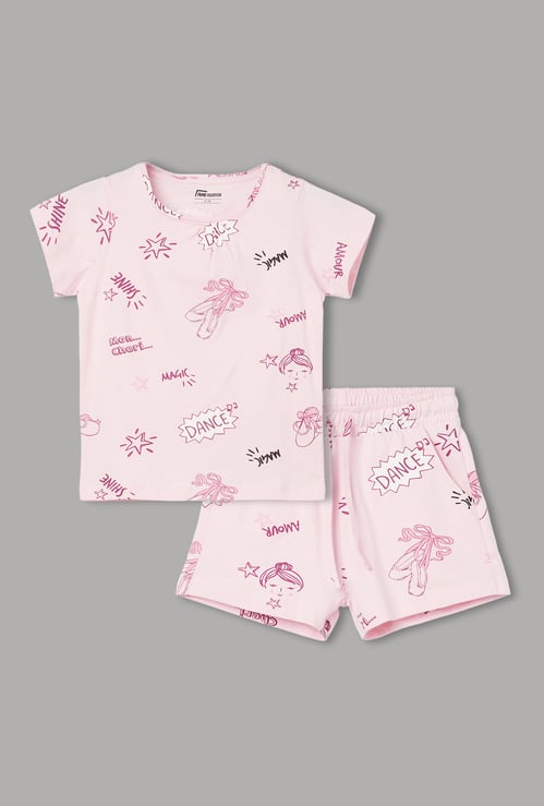 FAME FOREVER Girls Graphic Print T-shirt with Shorts Set