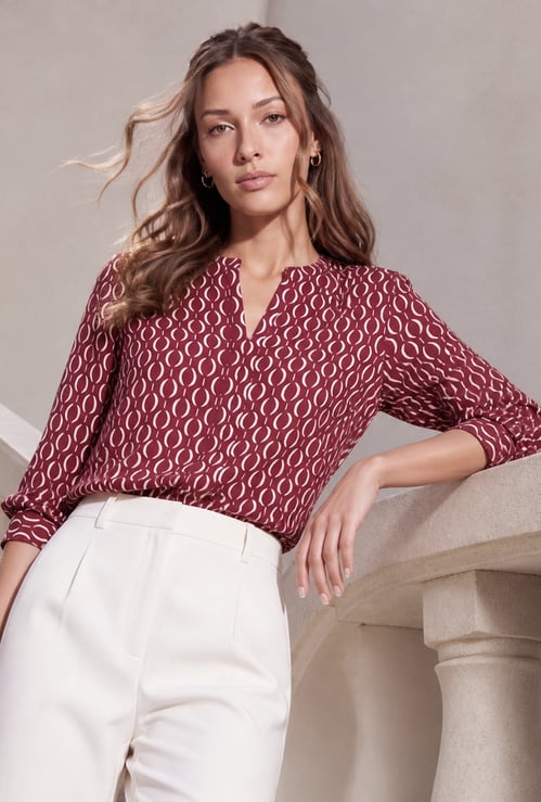 CODE CLASSIC Printed Keyhole Neck Button Top