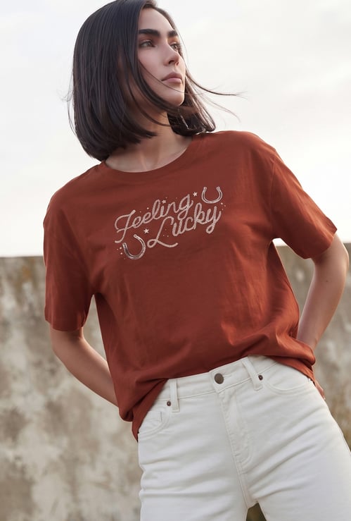 FAME FOREVER Typographic Print T-shirt