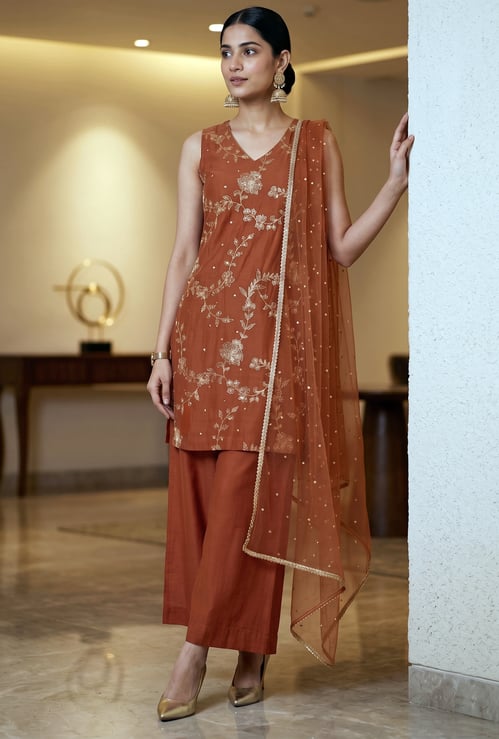 MELANGE Embroidered Kurta Set