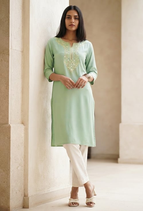 MELANGE Embroidered Straight Kurta