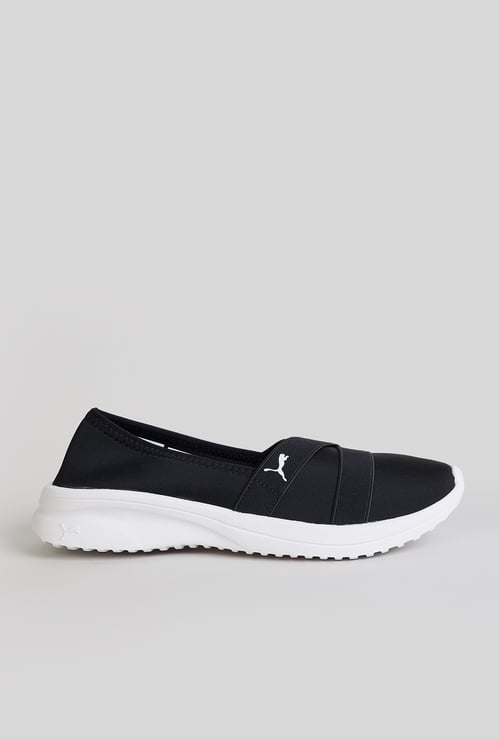 PUMA Adelina 2 Solid Walking Shoes
