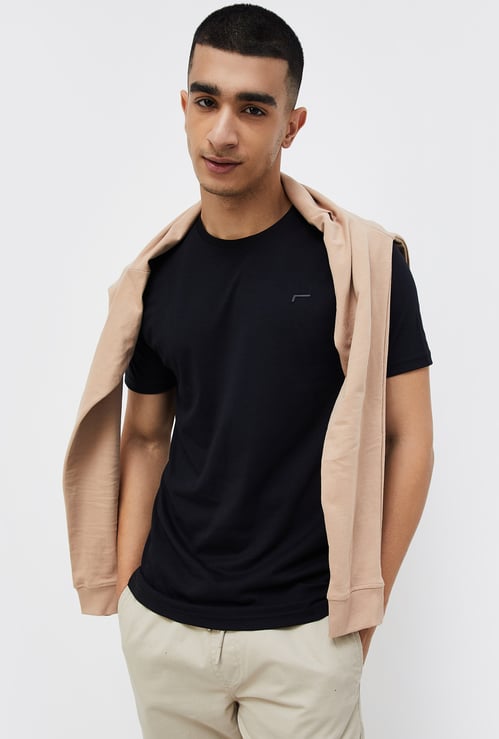 FAME FOREVER Solid Crew-Neck Regular Fit T-shirt