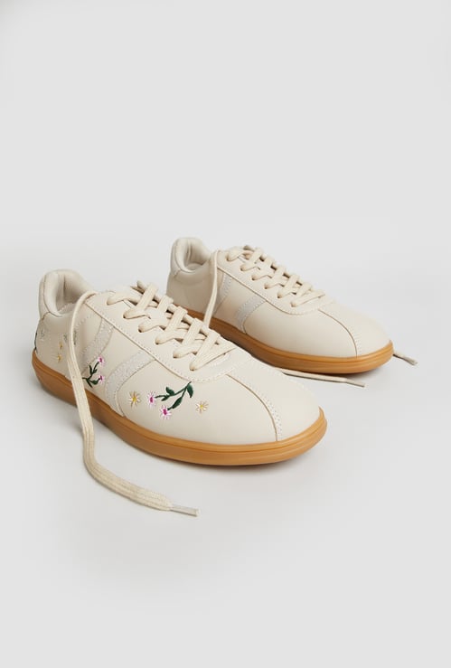 GINGER Embroidered Sneakers