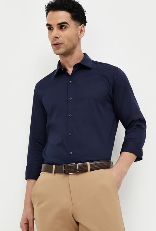 CODE Men Solid Slim Fit Formal Shirt