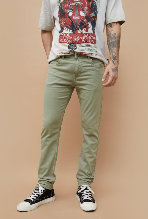 DENIMIZE Men Solid Slim Tapered Jeans