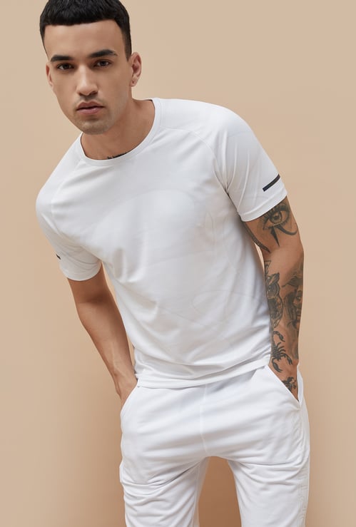 FAME FOREVER ACTIVE Men Textured Sports T-shirt