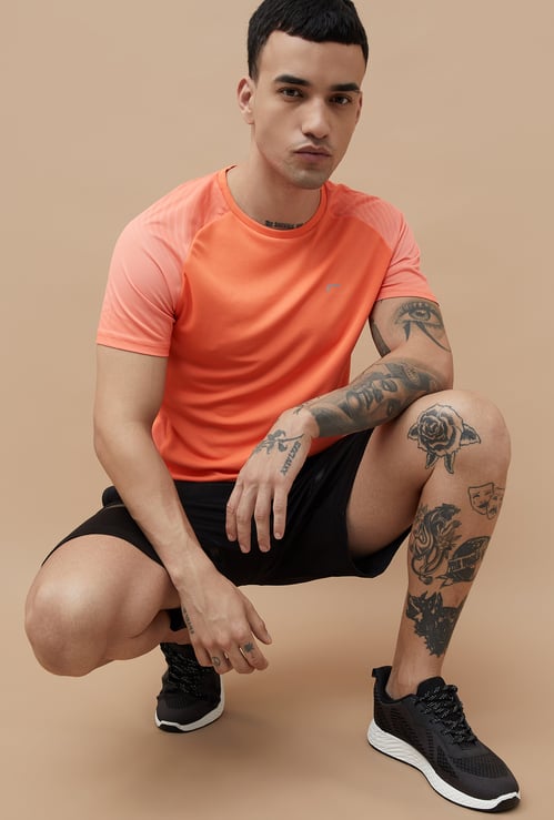 FAME FOREVER ACTIVE Colourblocked T-shirt