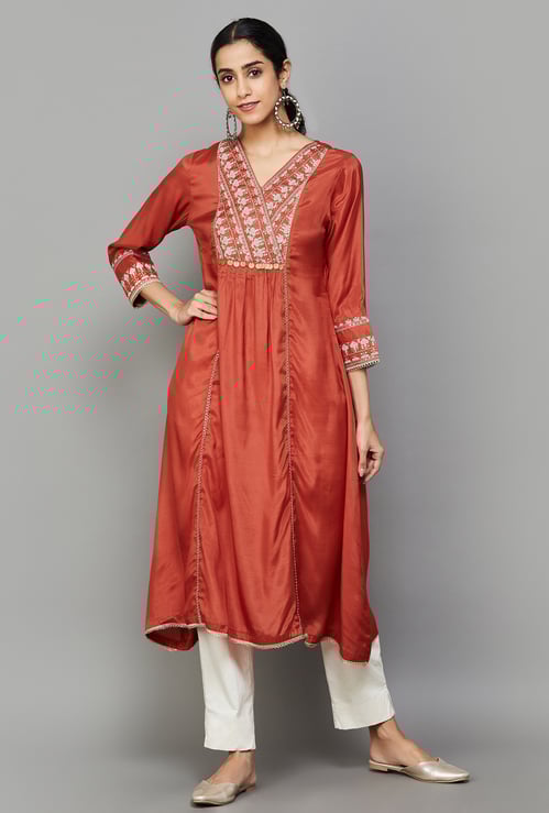 RANGRITI Embellished A-line Kurta