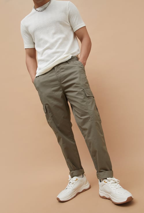 FAME FOREVER Solid Regular Fit Cargos