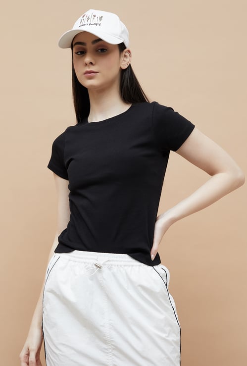 GINGER Solid Round Neck T-shirt