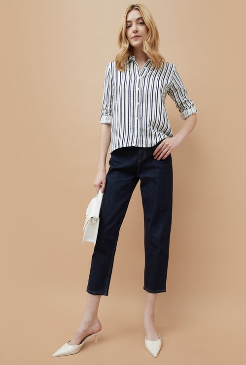 FAME FOREVER Washed Cropped Mom Fit Jeans