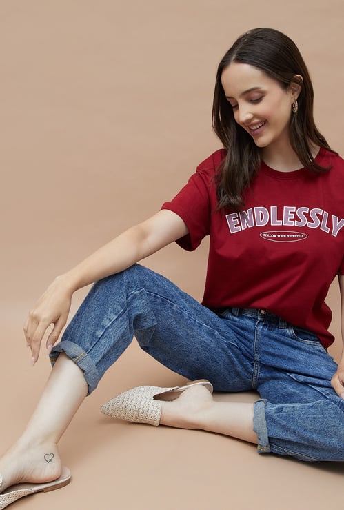 FAME FOREVER Typographic Print T-shirt