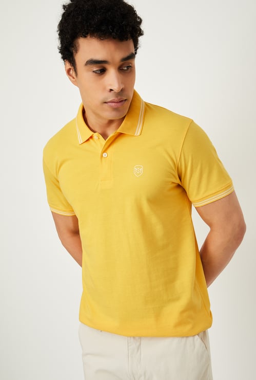 Men Solid Slim Fit Polo T-shirt