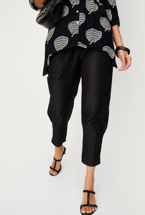 Women Solid Straight Pants