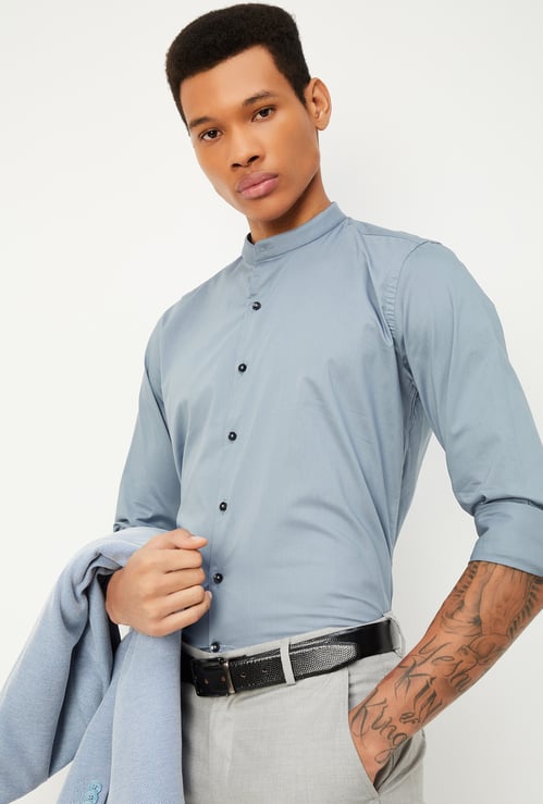 Men Solid Slim Fit Formal Shirt