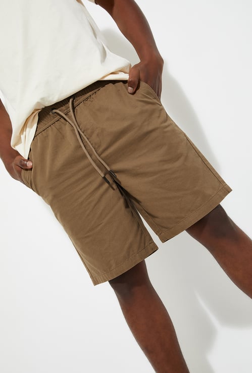 URB_N Men Solid Slim Fit Shorts