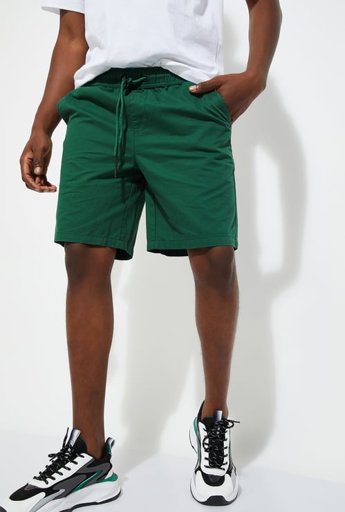 URB_N Men Solid Slim Fit Shorts