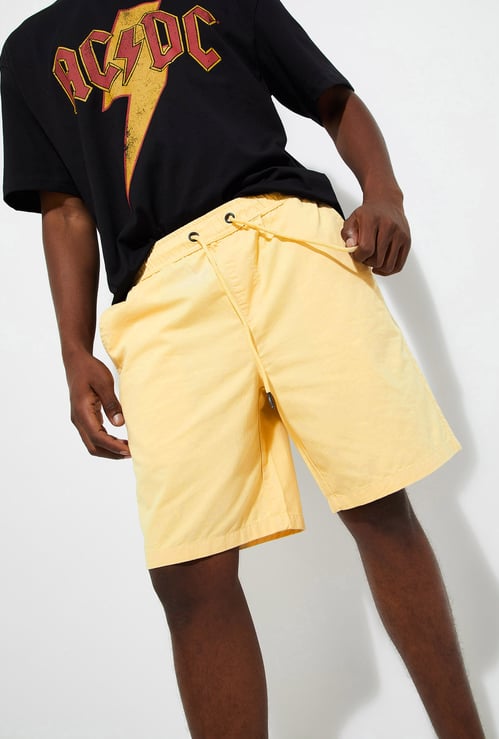 URB_N Men Solid Slim Fit Shorts