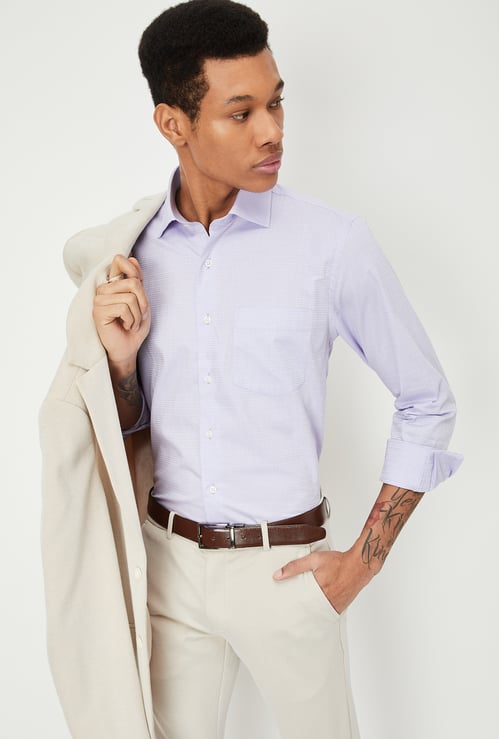 Men Slim Fit Structured Formal Shirt