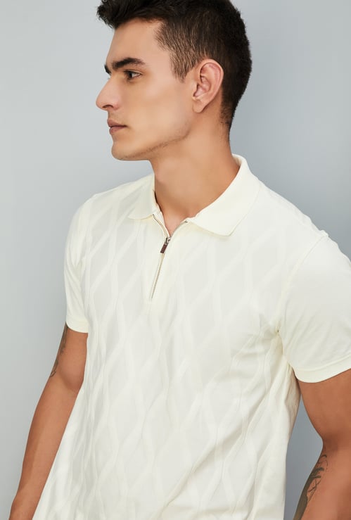 Men Slim Fit Textured Zipper Polo T-shirt