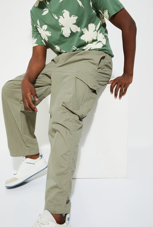 URB_N Men Solid Parachute Pants with Cargo Pockets