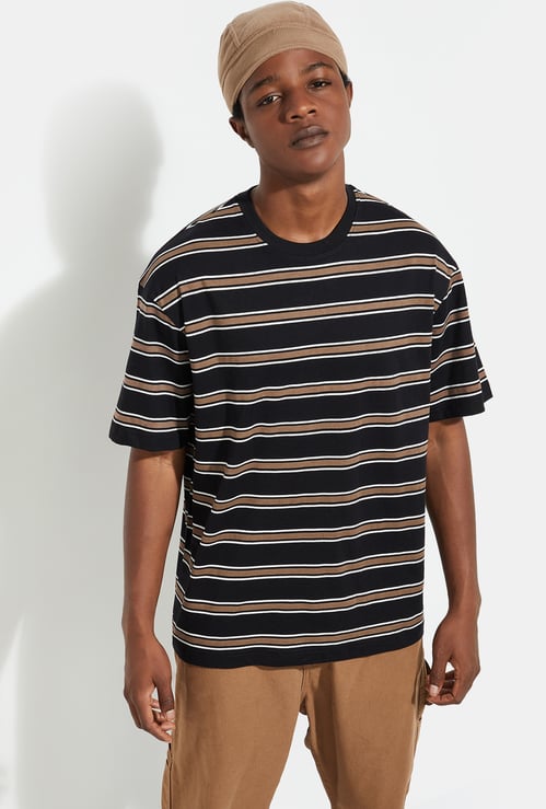 URB_N Men Oversized Striped T-shirt