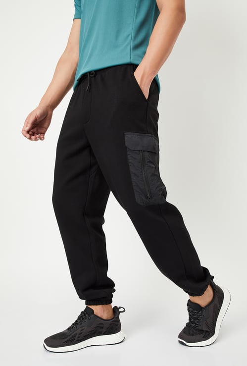 Men Solid Athleisure Cargo Joggers