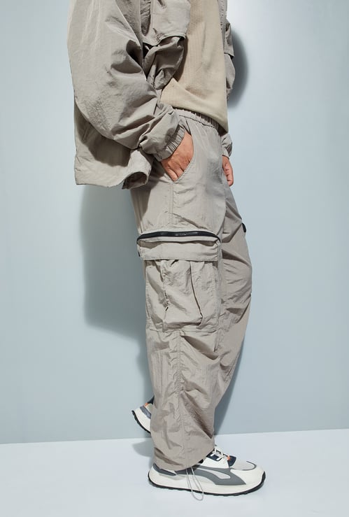 URB_N Men Solid Parachute Pants with Cargo Pockets