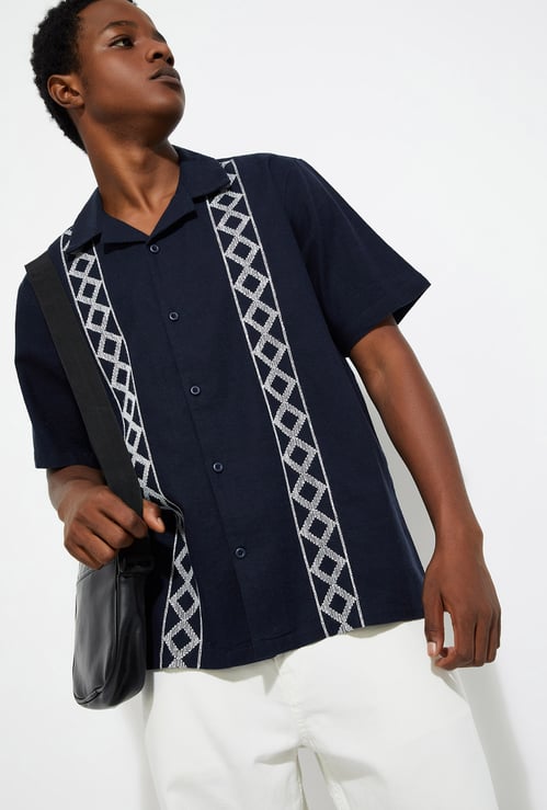 URB_N Men Relaxed Fit Embroidered Resort Shirt